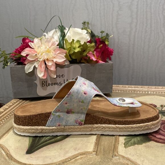 Olivia Miller T-Strap Floral Slide Sandals Sz 8 - Picture 2 of 16